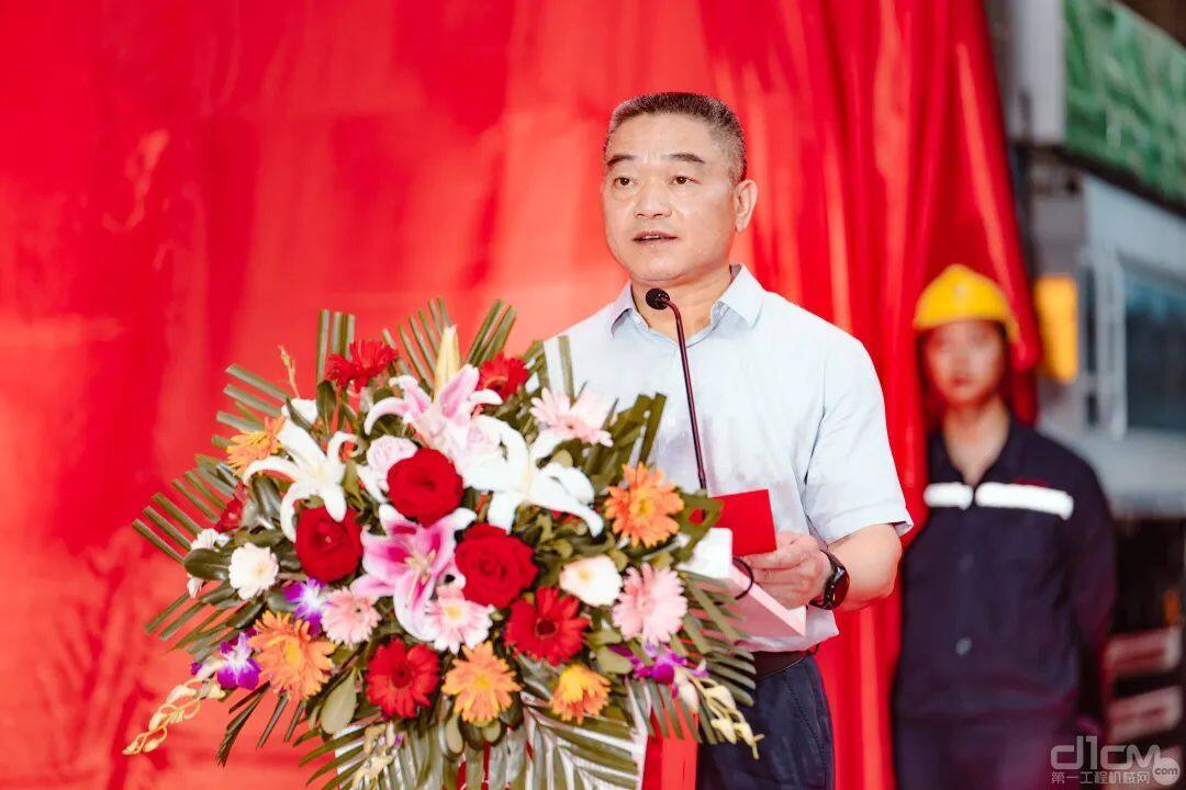 邵阳市委常委、市人民政府党组副书记、常务副市长王永红