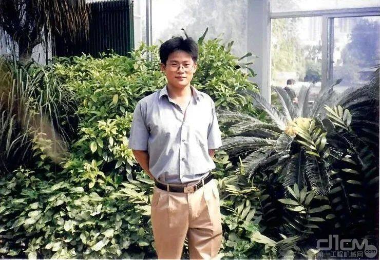 1996年初入徐工的刘文生