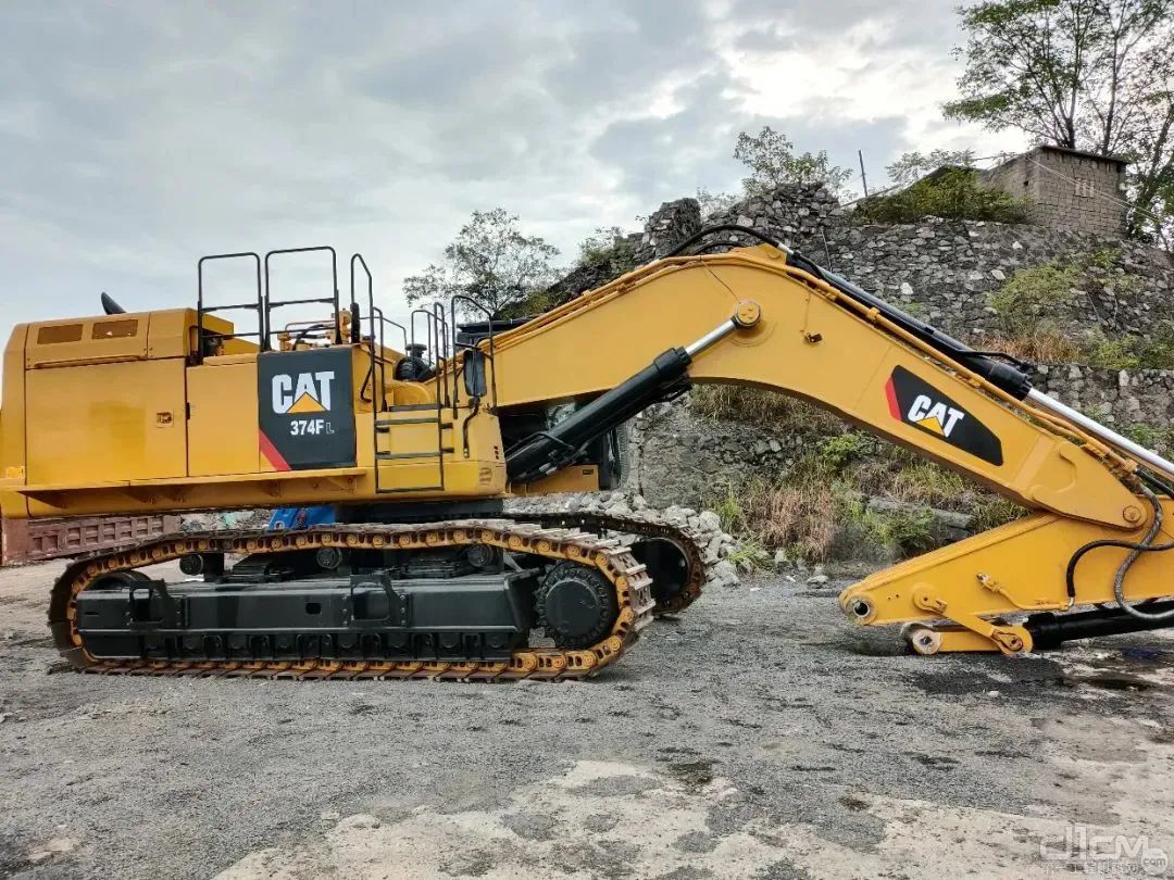 Cat 374F挖掘机