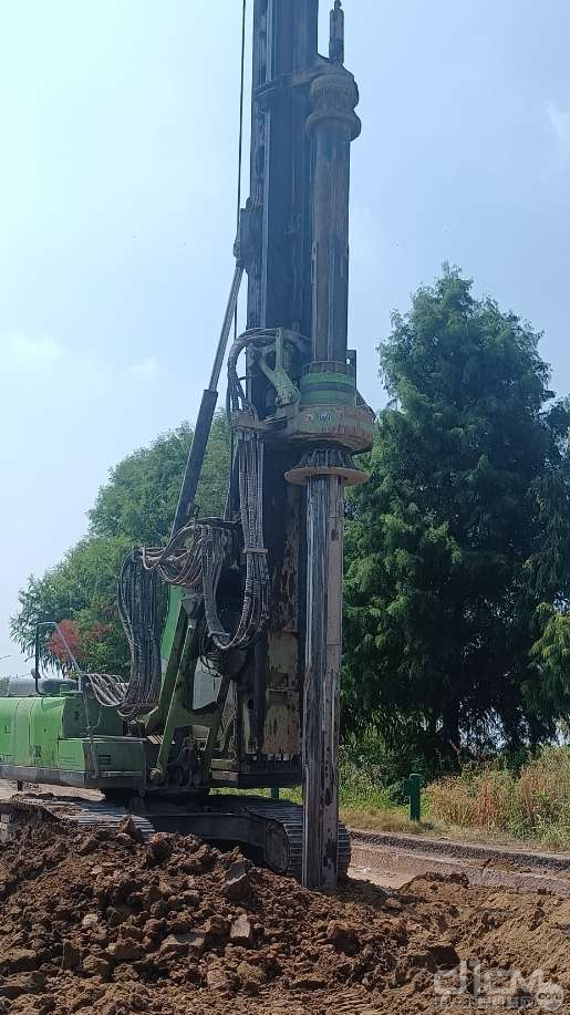 泰信机械KR125A小型旋挖钻机在苏州施工