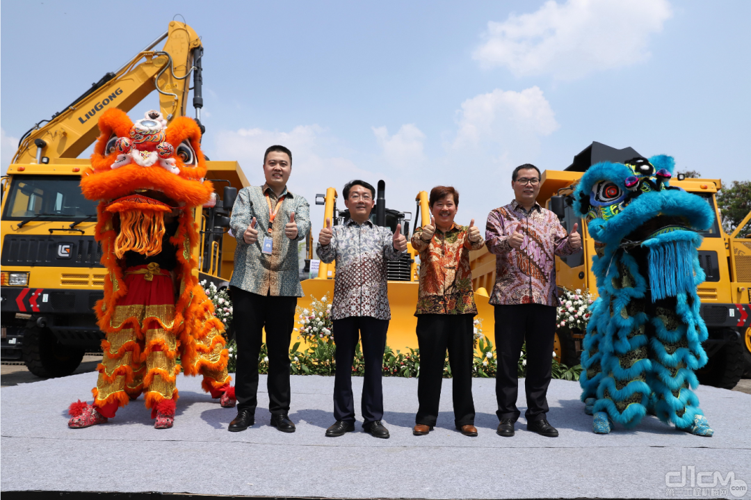 柳工印尼公司在雅加达举办大型客户节