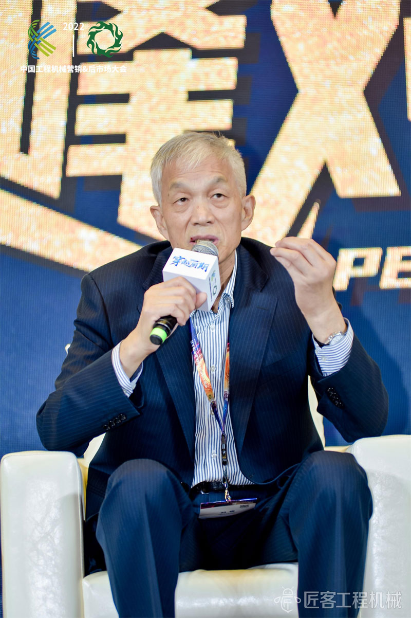 中国工程机械工业协会名誉会长、特别顾问 祁俊