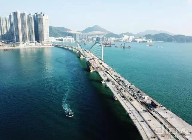 香港将军澳跨弯连接路桥面项目