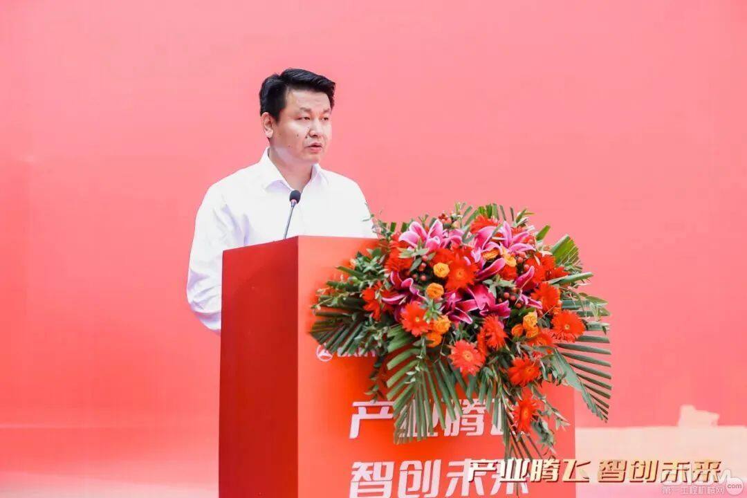 三一集团产业发展事业部株洲公司总经理邓波详细讲述了三一智慧钢铁城的项目情况