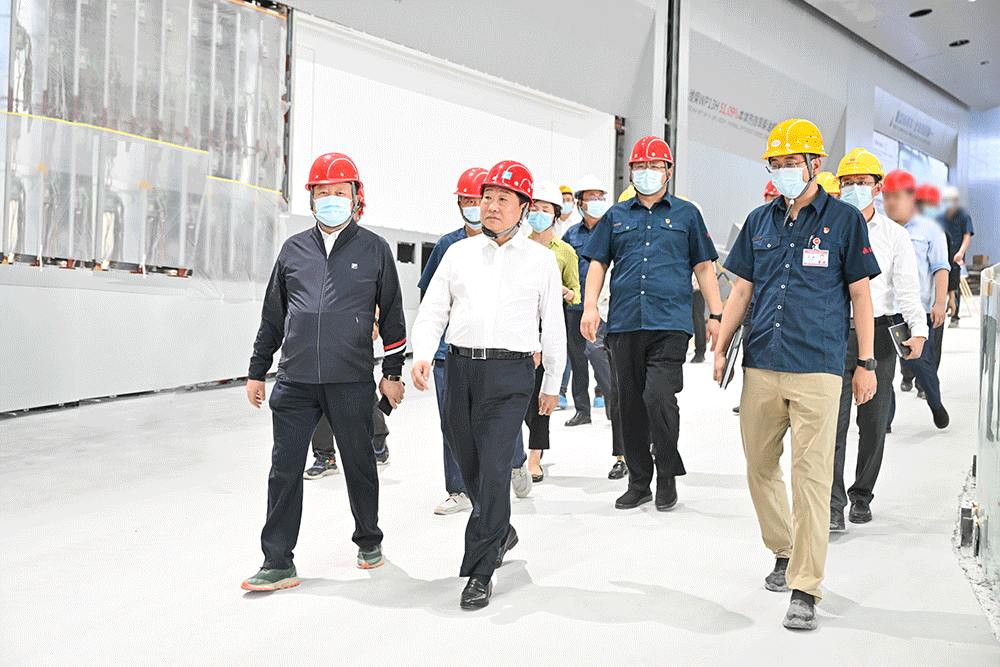 谭旭光专程来到中国重汽未来科技大厦建设现场调研安全建设情况