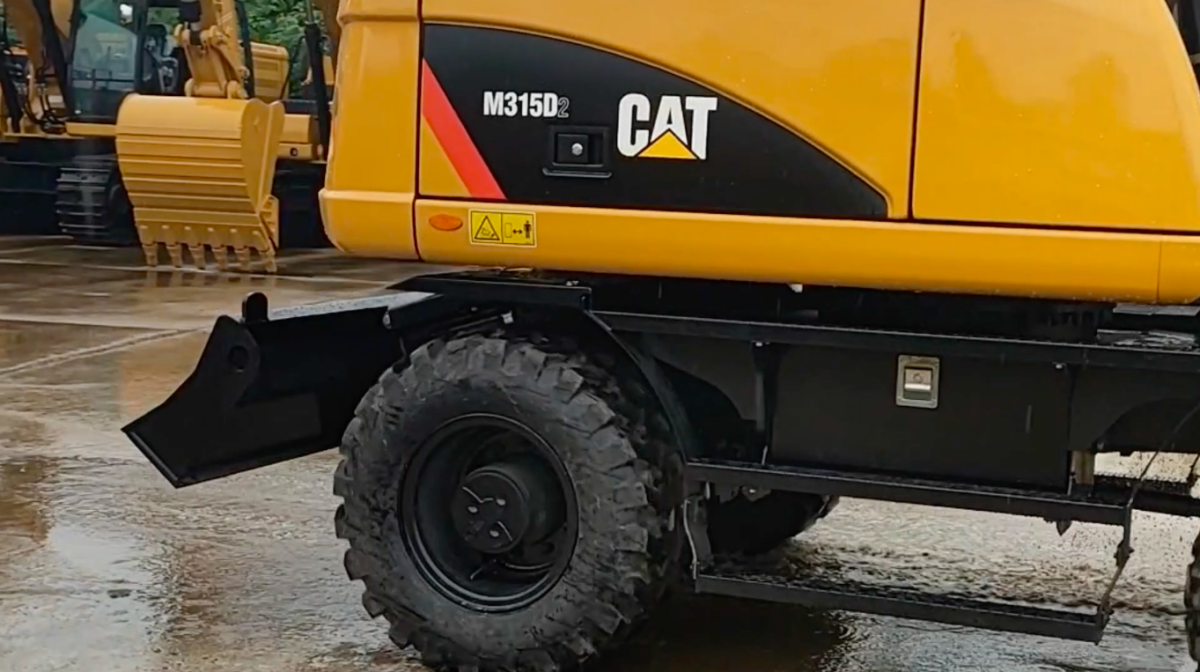 Cat M315D2轮式挖掘机的底盘