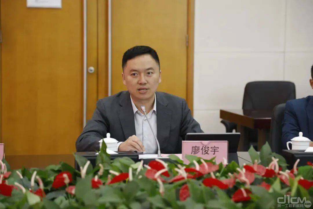 三一重起事业部营销公司副总经理廖俊宇