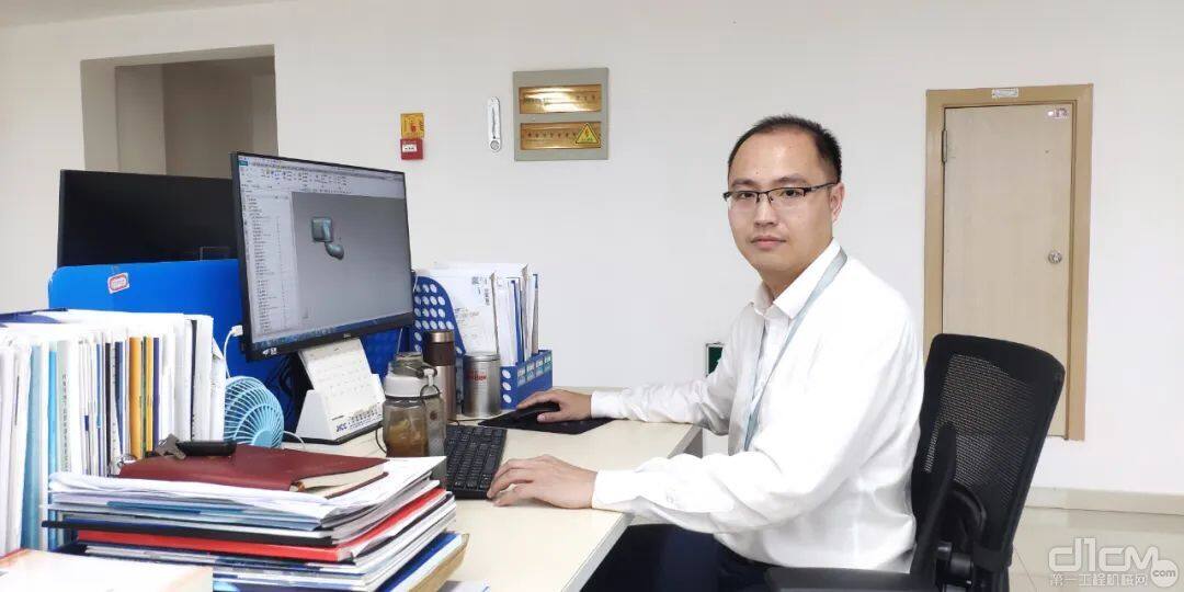 王辉博士近年来带领团队完成了中国首台通过国六排放认证的发动机的开发