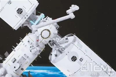 ▲11月3日在北京航天飞行控制中心拍摄的空间站梦天实验舱完成转位的模拟图像。孙丰晓摄