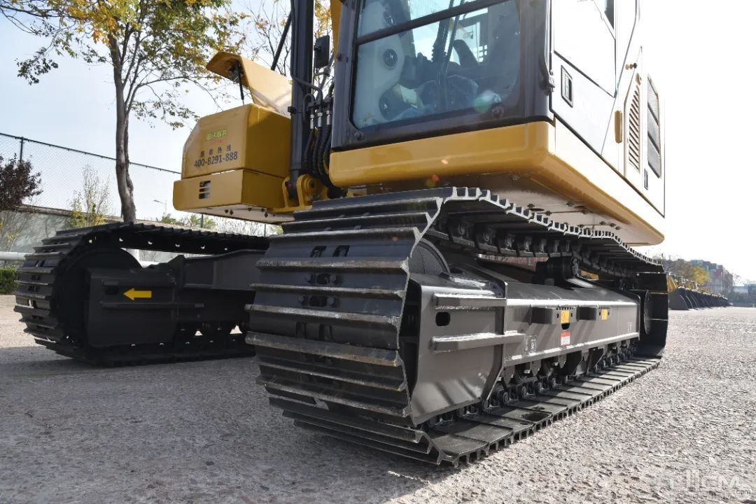 潍柴雷沃FR150F挖掘机采用全新的底架焊合结构