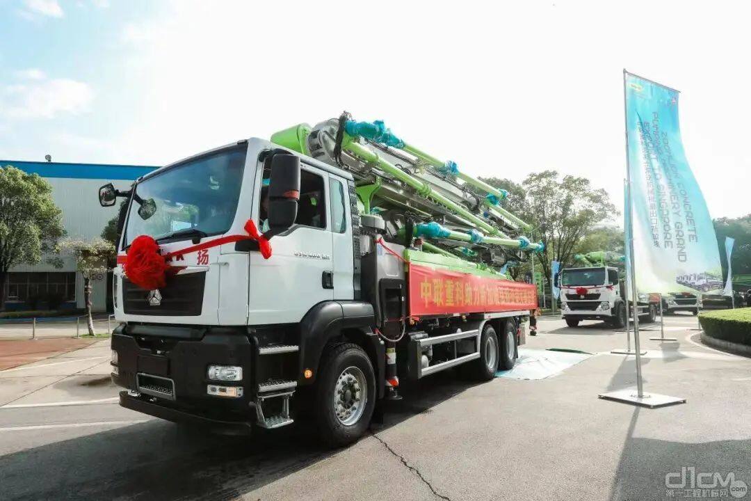 ▲中联重科混凝土泵送机械批量出口新加坡