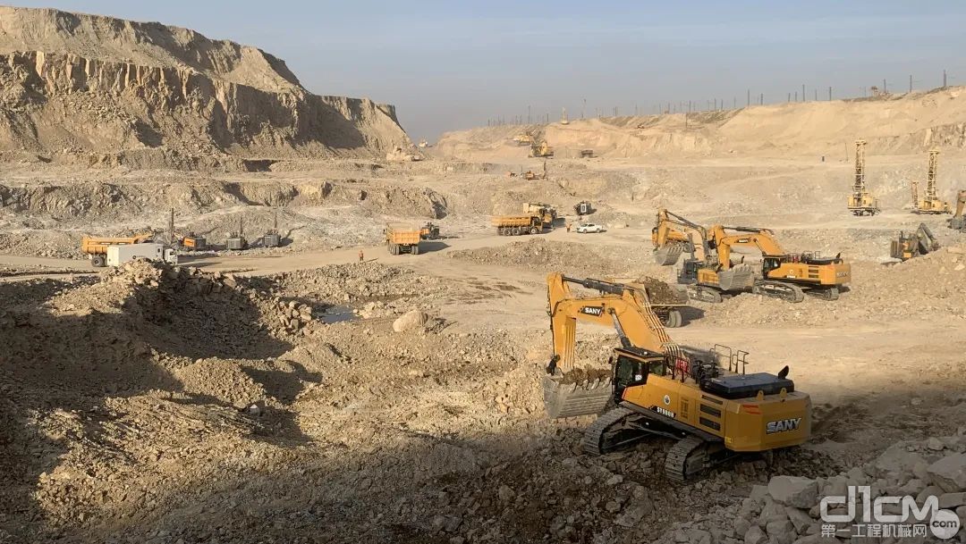 新一批三一SY980H挖掘机参与塔什干最大铜矿建设