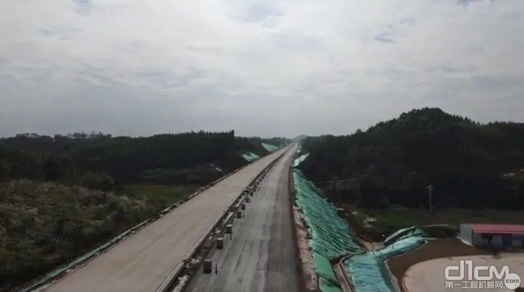 南宁—湛江高速公路项目