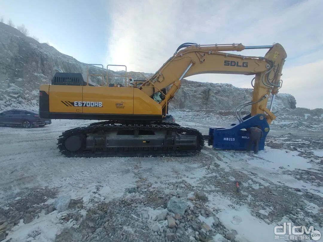 E6700HB在雪窖冰天中施工