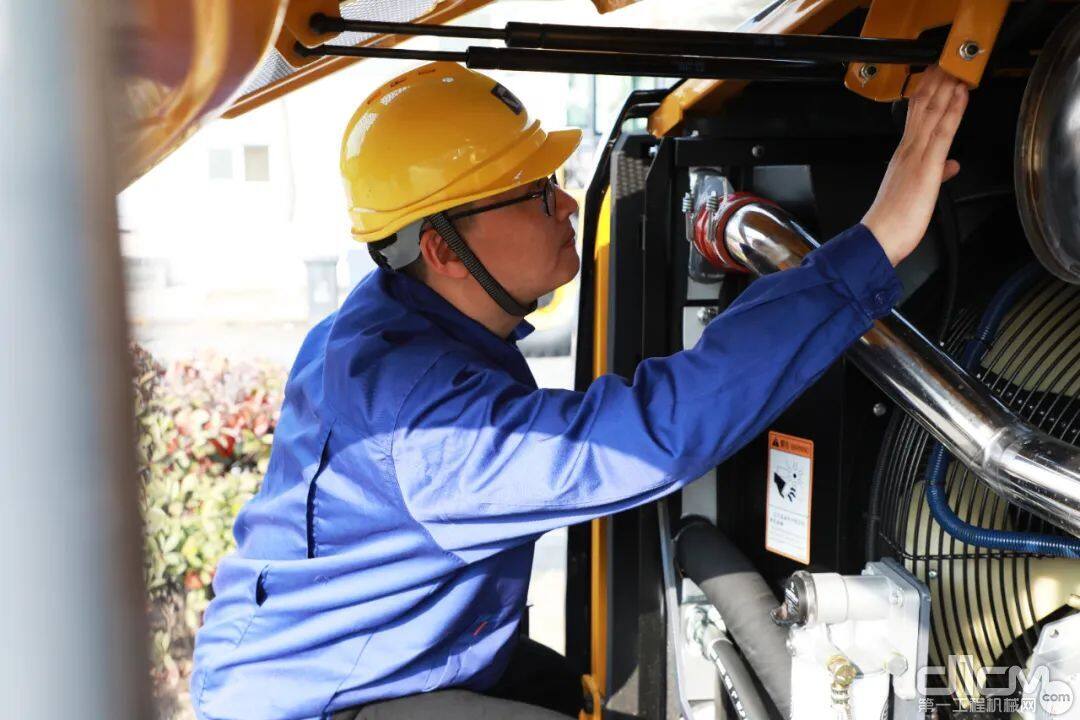 徐工​xc9"国四"装载机研发团队:聚焦双碳磨利剑,创新出新赢市场_行