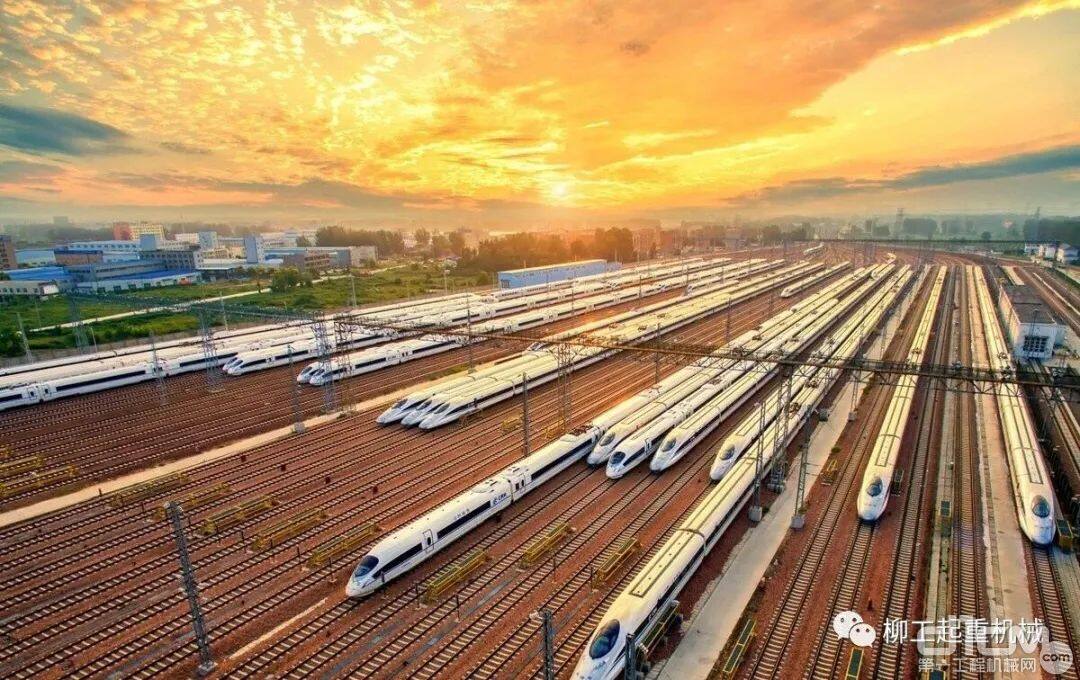 截至2020年底，中国高铁的总里程达到3.79万公里，稳居世界第一