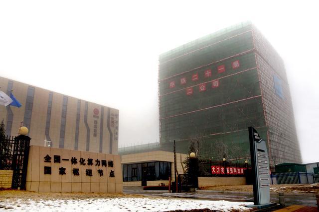 庆阳市建设的国家枢纽节点（甘肃）算力资源调度中心项目主楼（受访者供图）