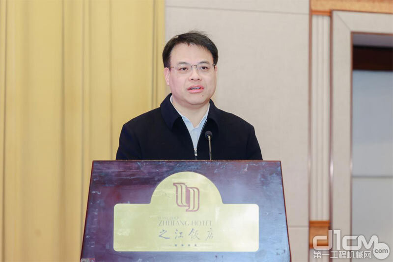 浙江省经济和信息化厅党组成员、副厅长叶健松