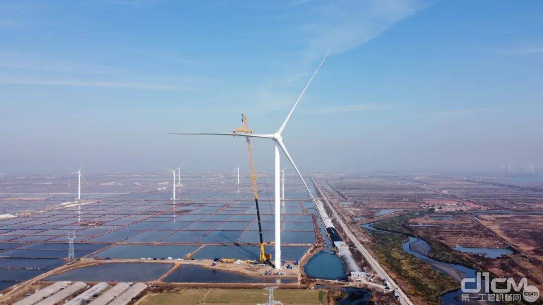 全球第一吊”XCA2600吊装陆上最大风机