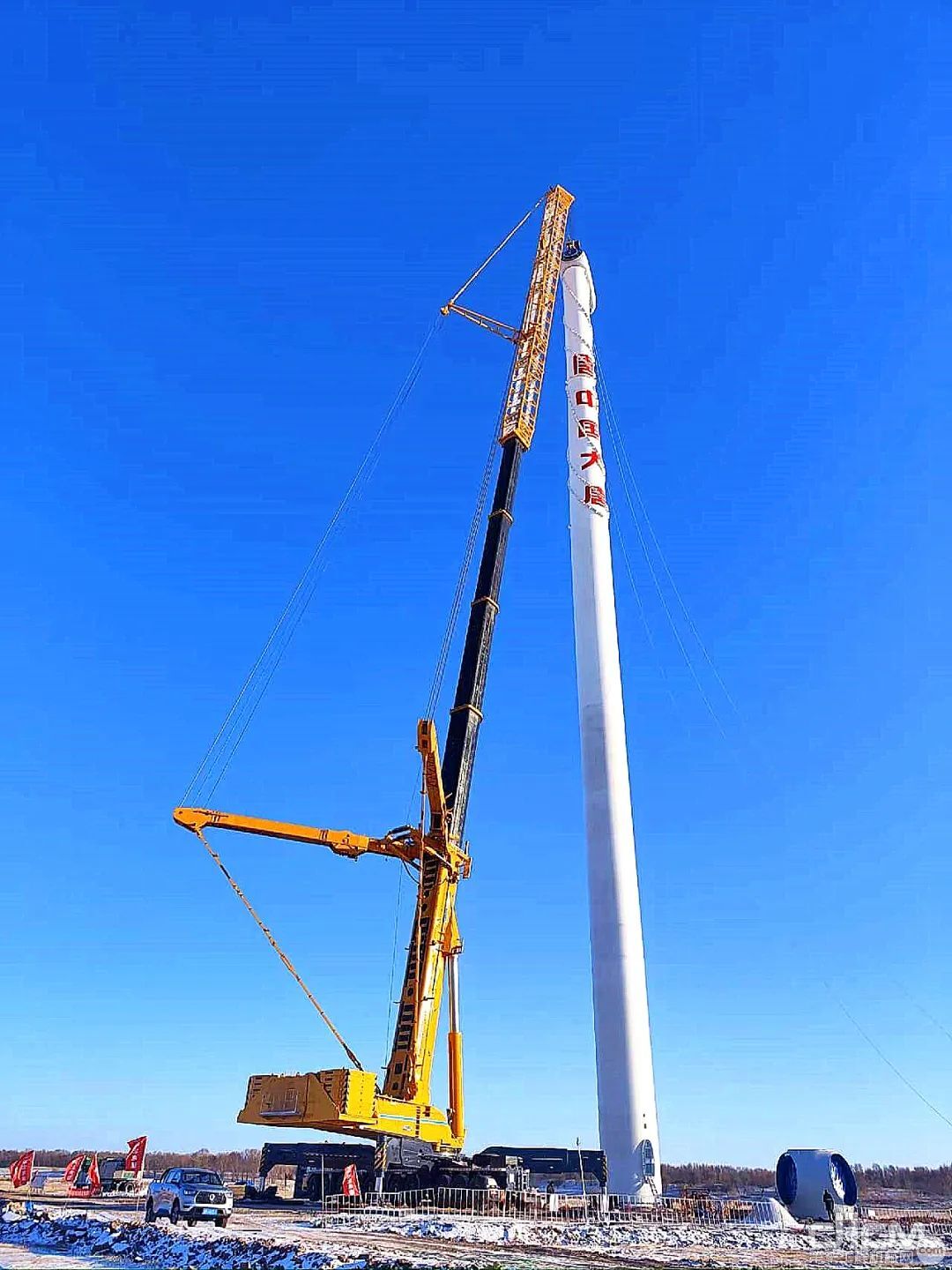 “全球第一吊”徐工2600吨级起重机