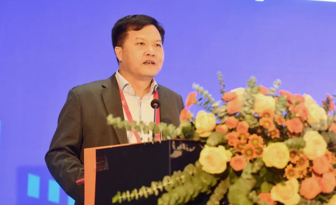铁建重工党委副书记、董事、总经理赵晖在论坛上致辞