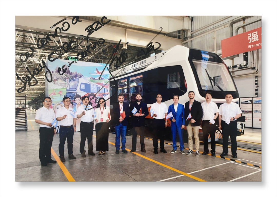 中车唐山公司成功举办了出口阿根廷胡胡伊项目首列车下线仪式
