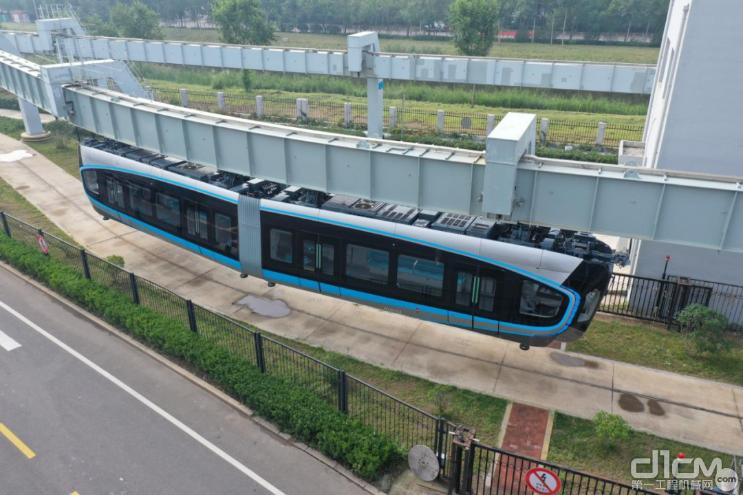 中国单轨悬挂式电车图片
