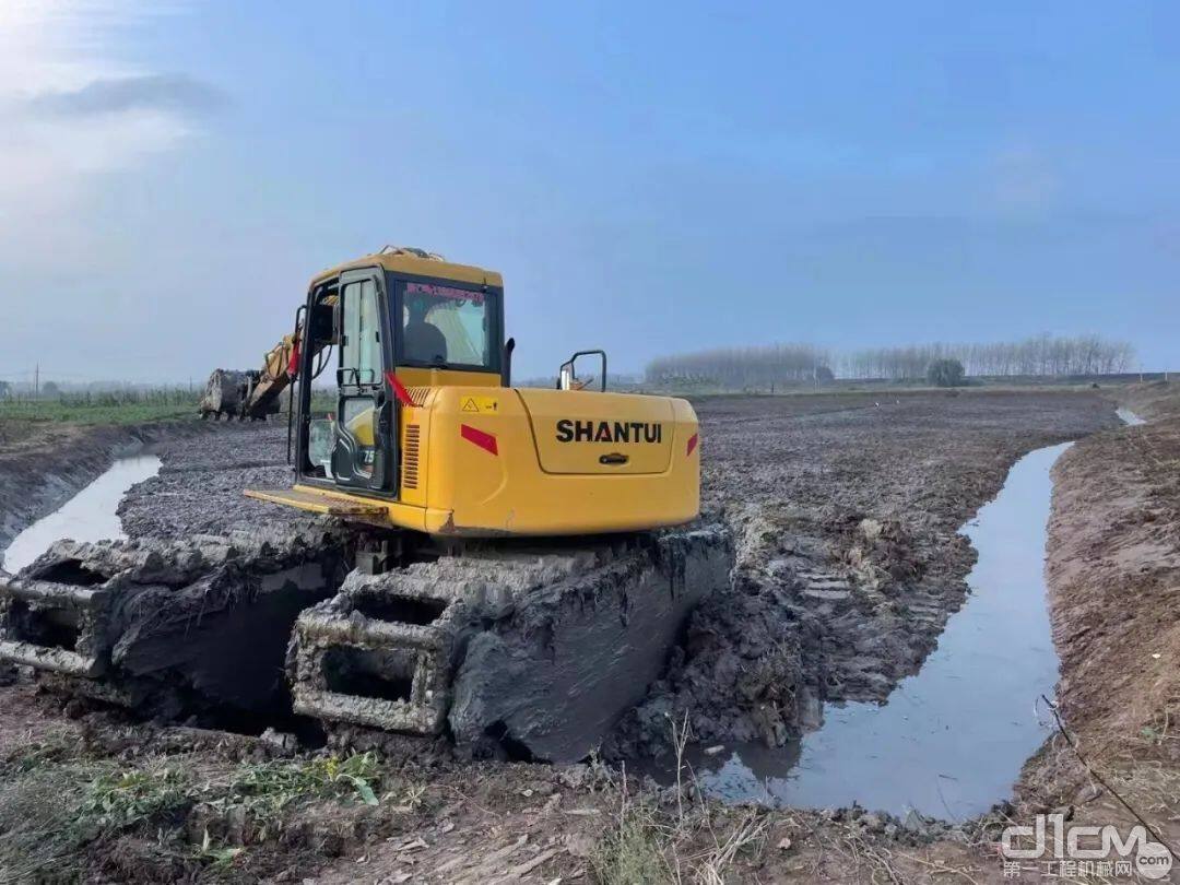 湿地用的专用挖掘机