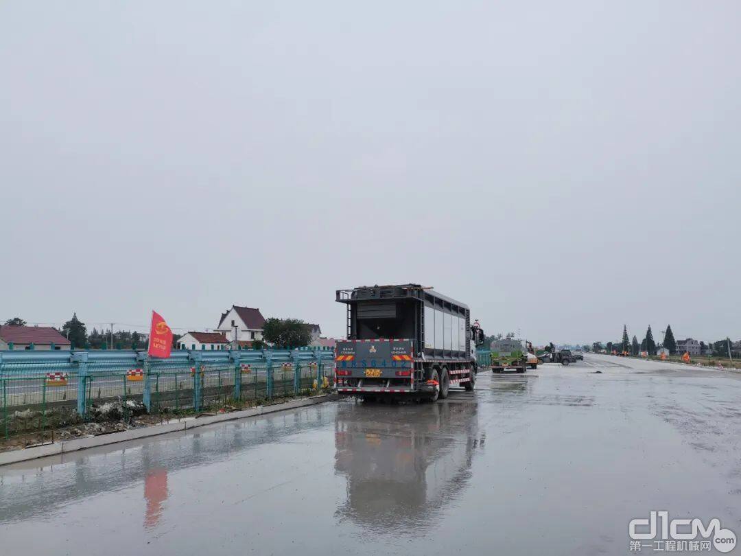 九州陆达水泥净浆洒布车