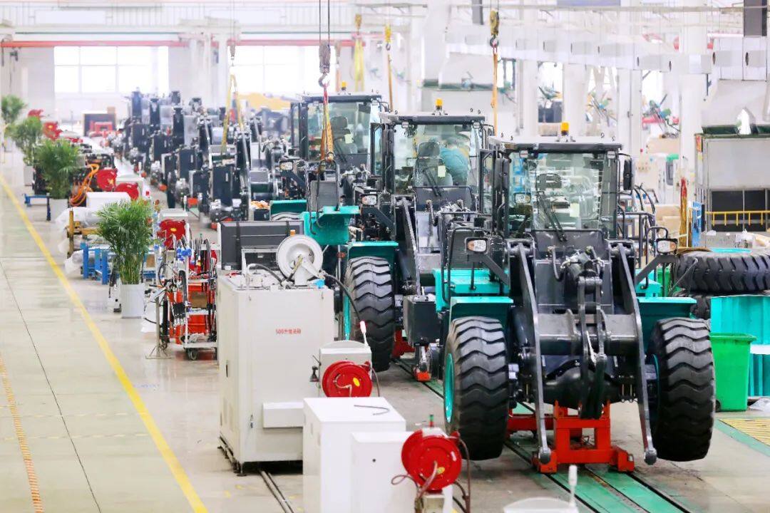 山推股份荣膺“2022年机械工业大型重点骨干企业”