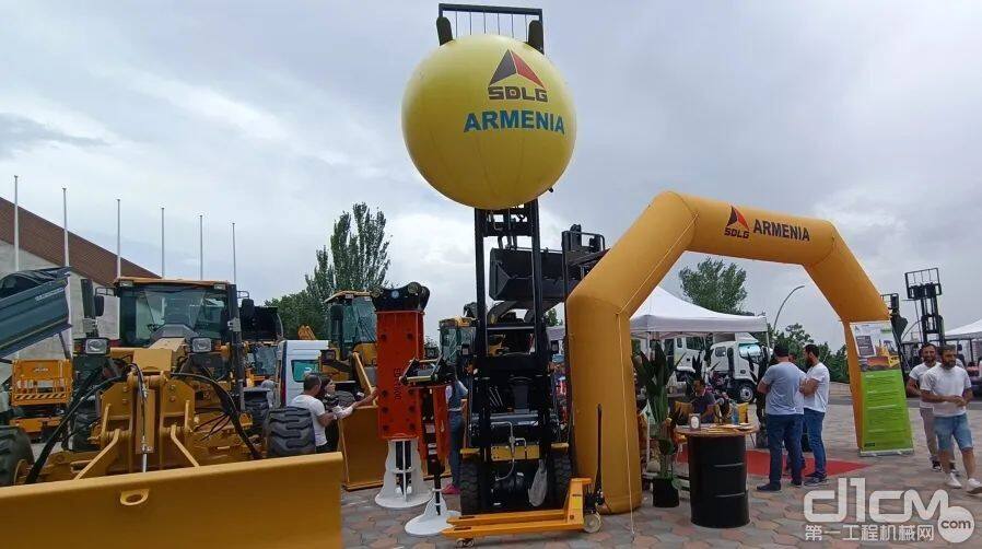 亚美尼亚国际建筑机械展临工展台拍图