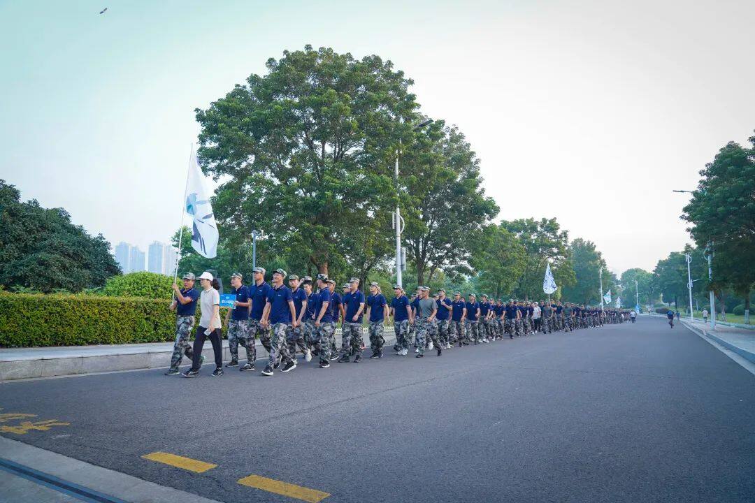 登峰新势力，一起向未来