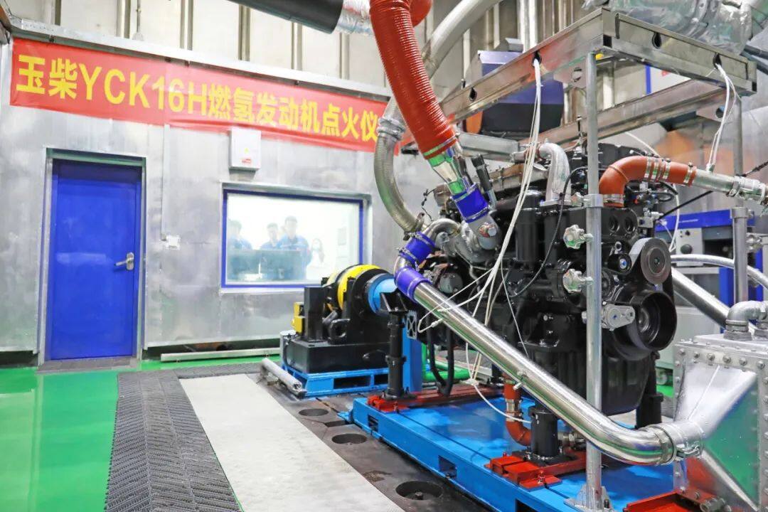 中国最大排量最大马力燃氢发动机玉柴YCK16H成功点火