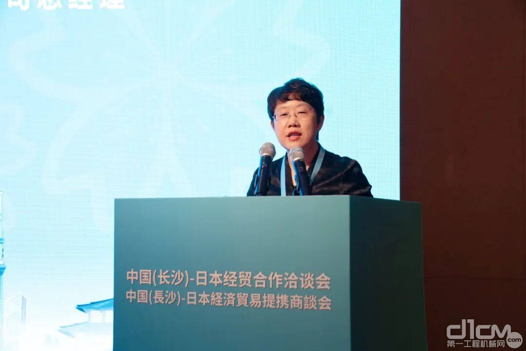 许红霞作为企业代表发言