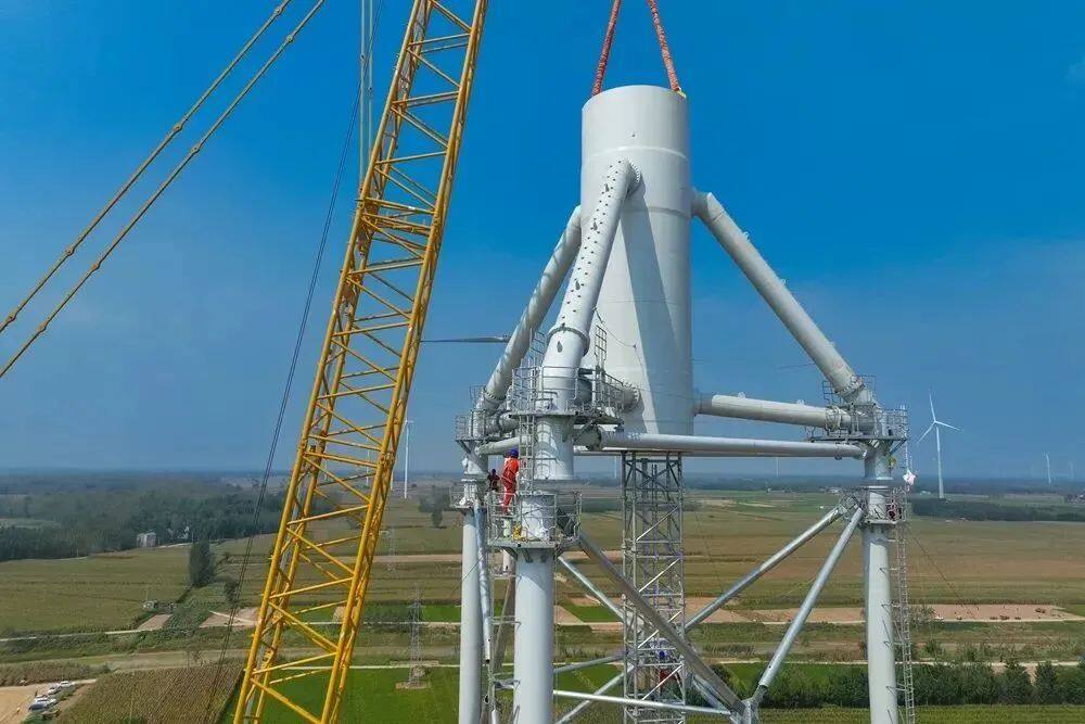 国内首台三边形桁架塔风电机组在河南民权顺利并网成功