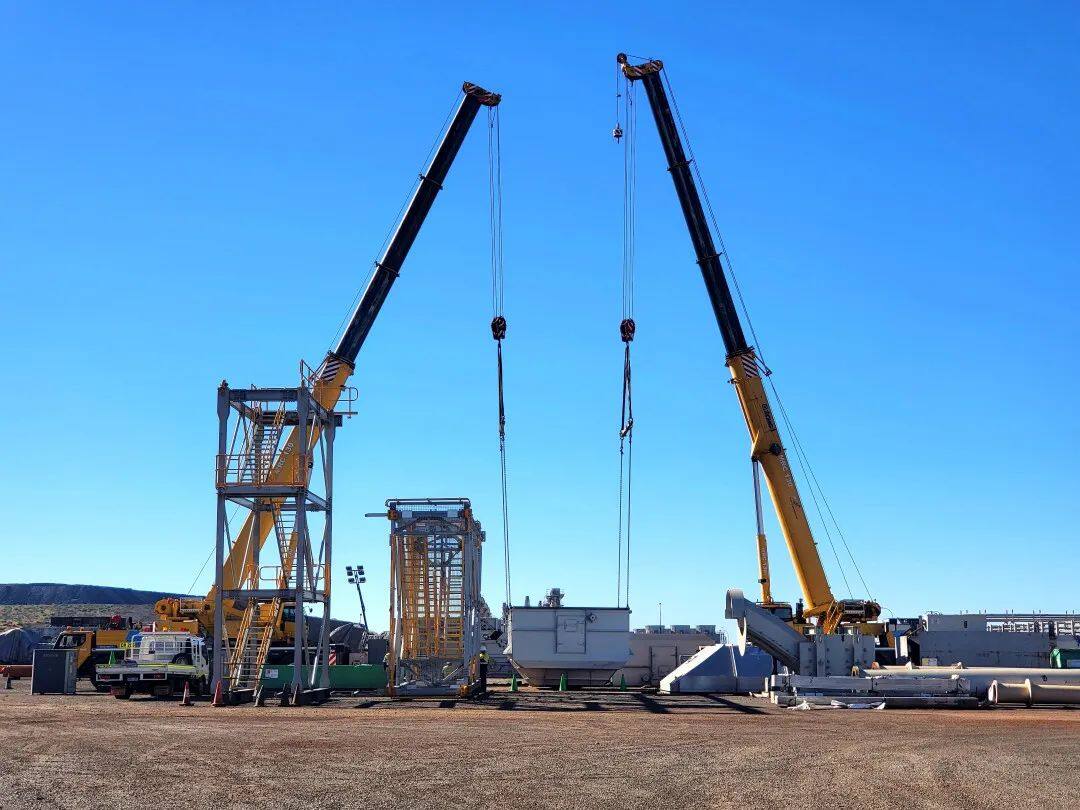 徐工针对澳大利亚严苛矿区作业环境量身打造的“定制化”起重设备