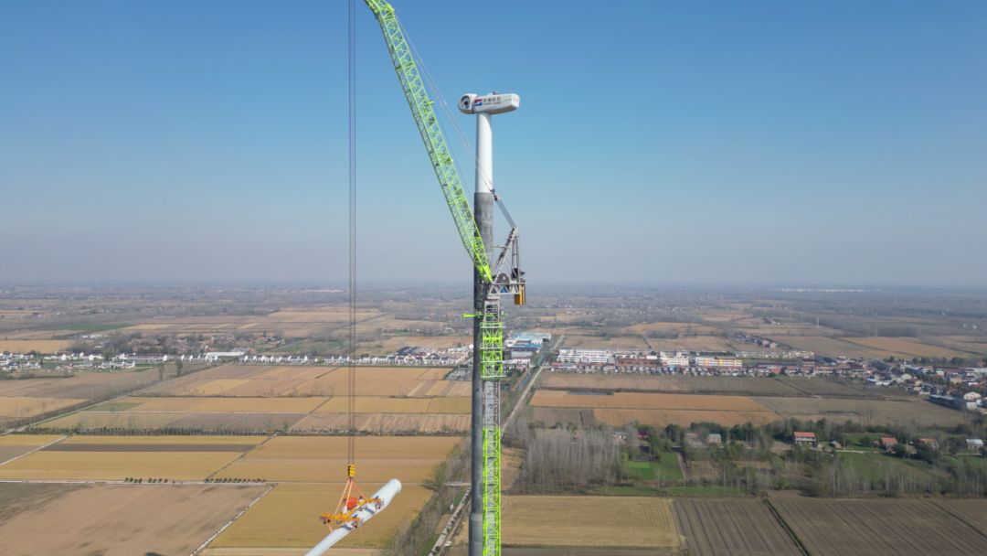 中联重科风电动臂塔机助建我国首个180米超高混塔批量化风电项目
