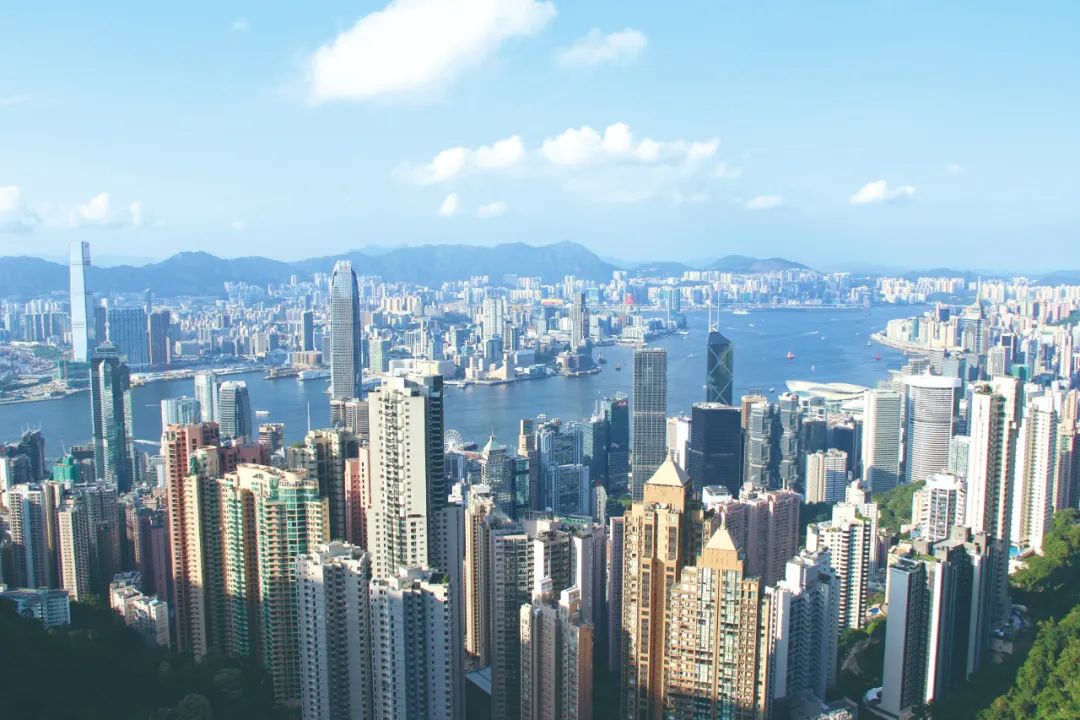 1993年，英达科技集团成立于香港