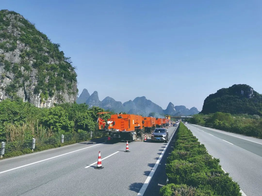 英达复拌就地热再生等绿色环保技术应用于桂林道路养护大修工程
