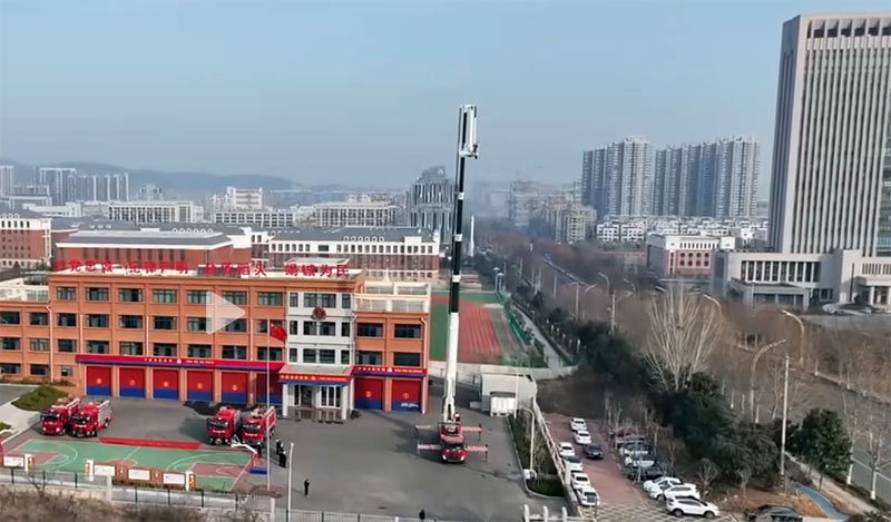 中联重科72米登高平台消防车“上岗”，薛城高层建筑灭火救援不再难