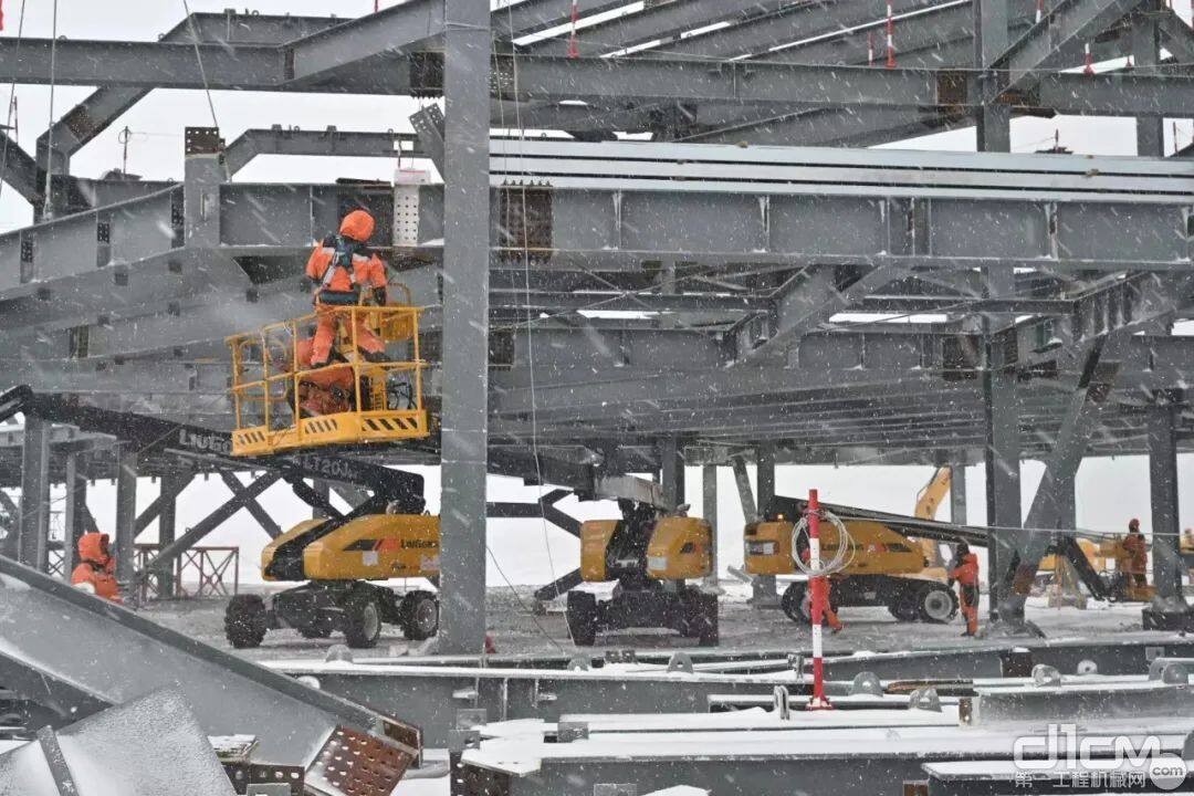 柳工高空作业平台参与罗斯海新站建设！