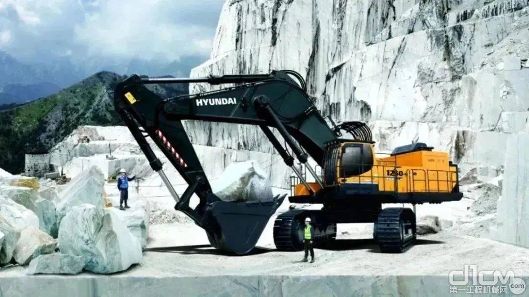 现代125吨矿山型超大挖R1250-9