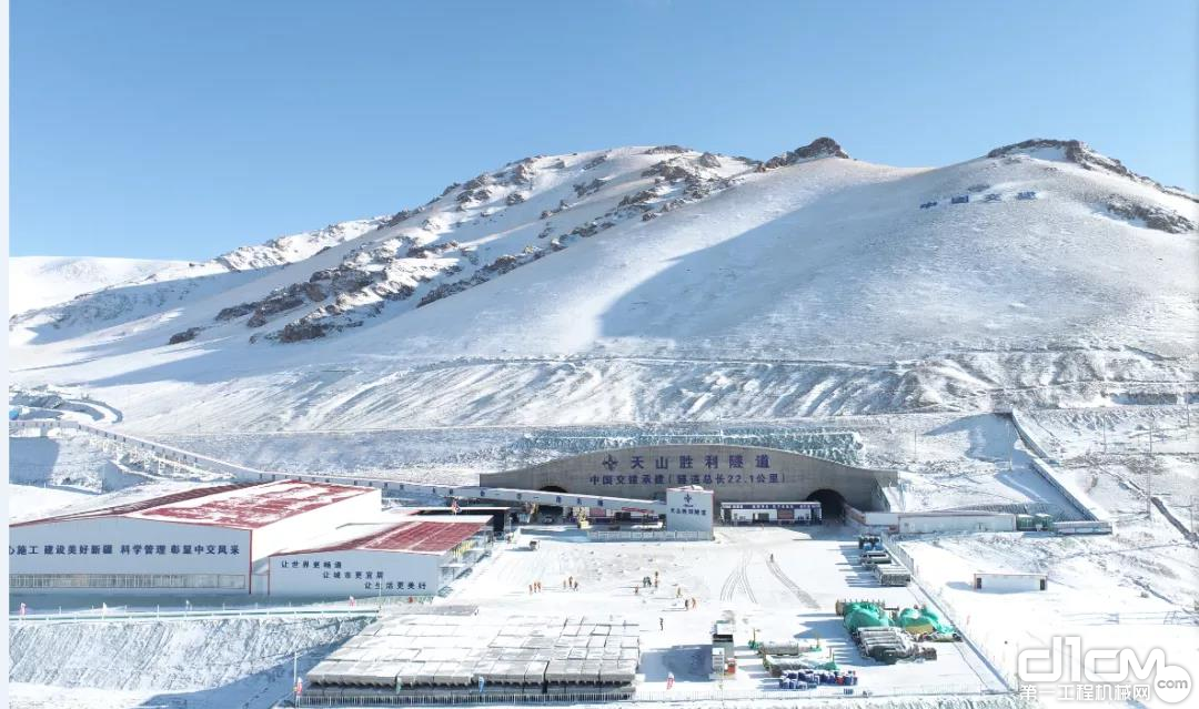 天山胜利隧道施工现场