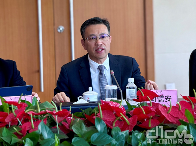 三一总体低级副总裁、泵路事业部董事长向儒安