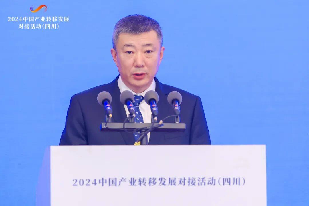 中铁工业党委书记、董事长张威发言