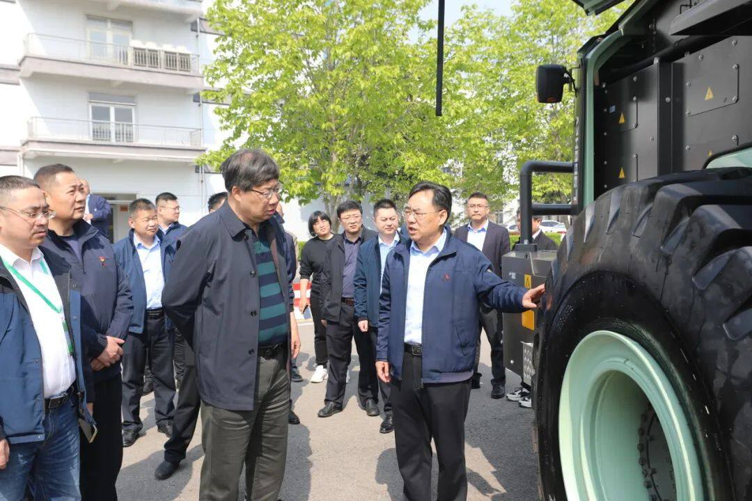 “节能服务进企业”暨第八届“临工”水泥矿山峰会观摩会现场