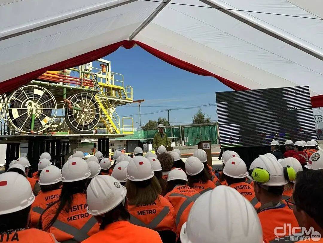 国产首台出口智利铁建重工土压平衡盾构机始发，助力海外重点隧道建设