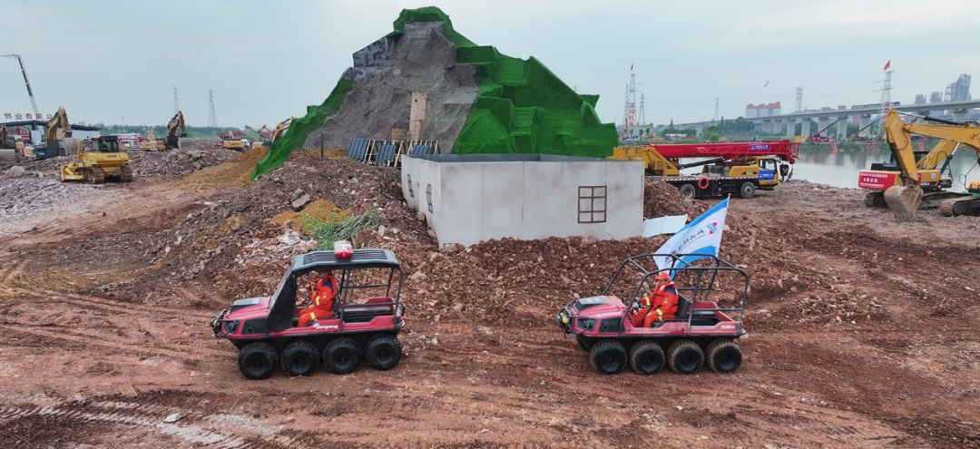 “甲壳虫”系列智能全地形堤坝勘测机器人对堤坝环境进行精细勘测