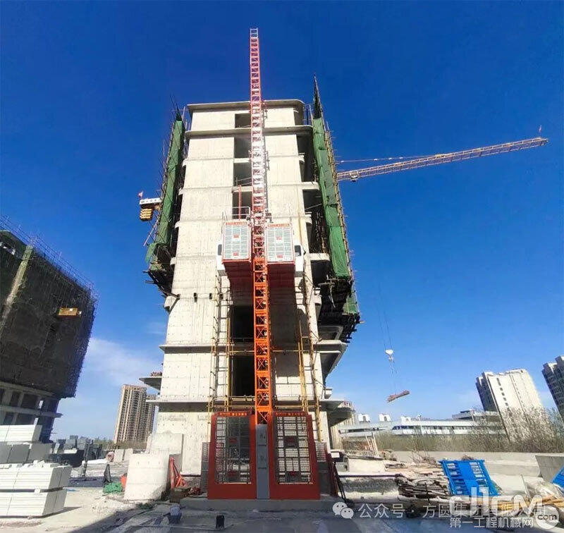 产品风采：方圆多台施工升降机参与天津滨海新区建设