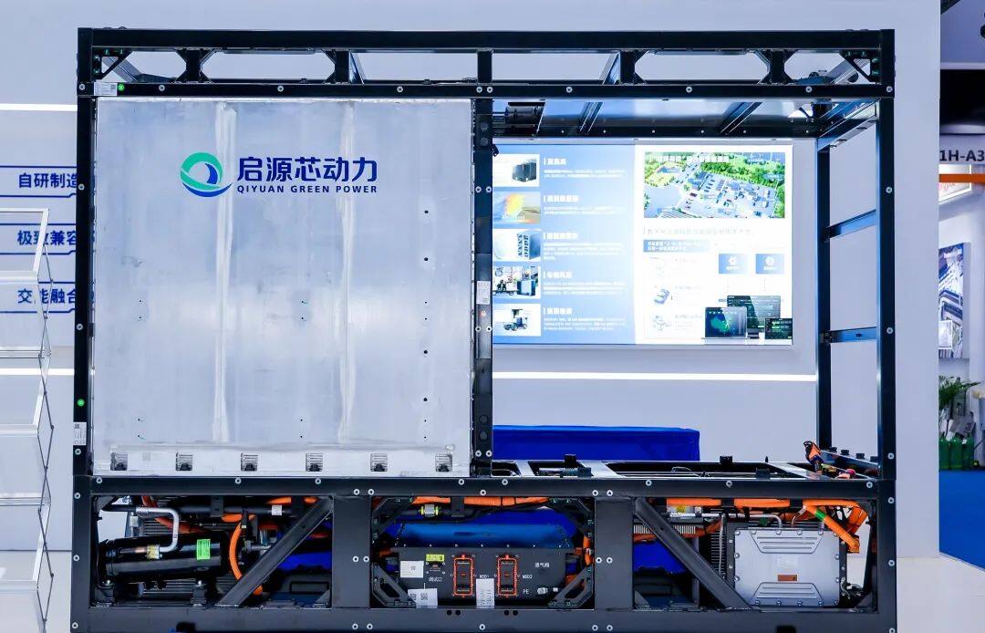启源魔盒CTB-400车储共用电池首次在大型展会公开亮相